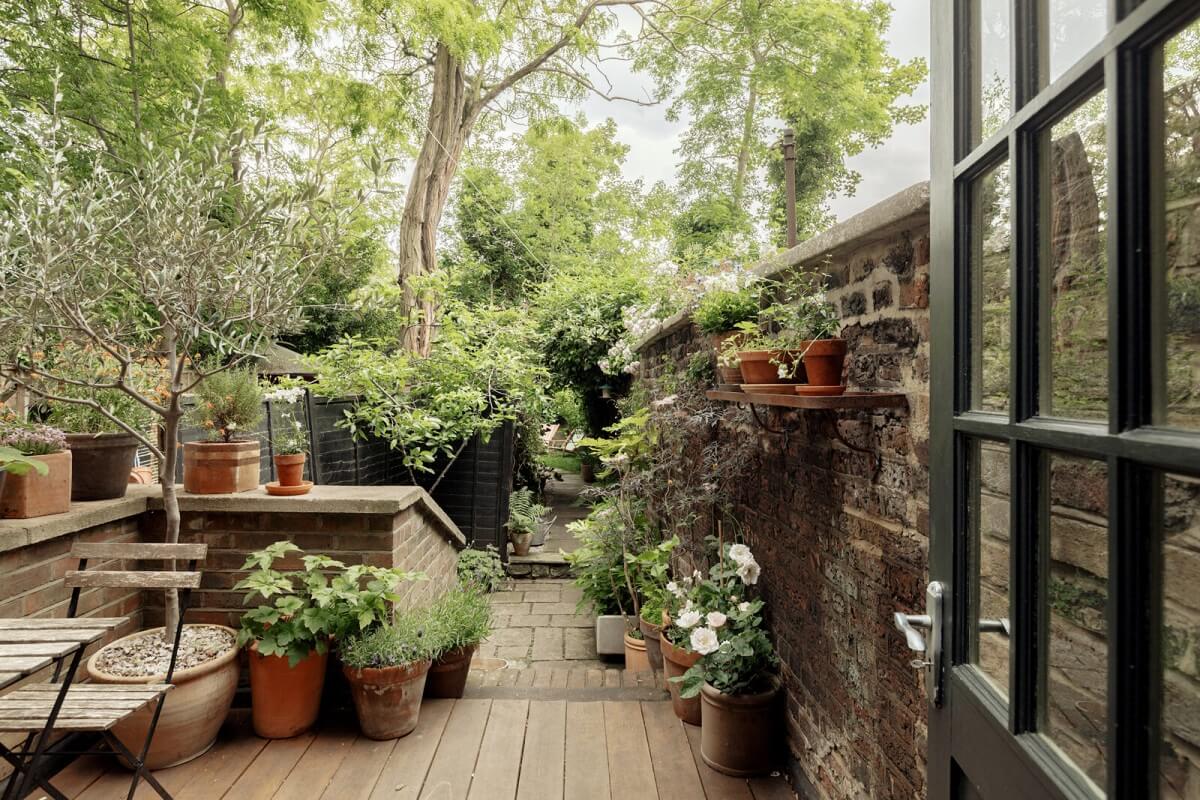 A Serene Period Home in London with Garden 16 garden-terrace-london-apartment-nordroom