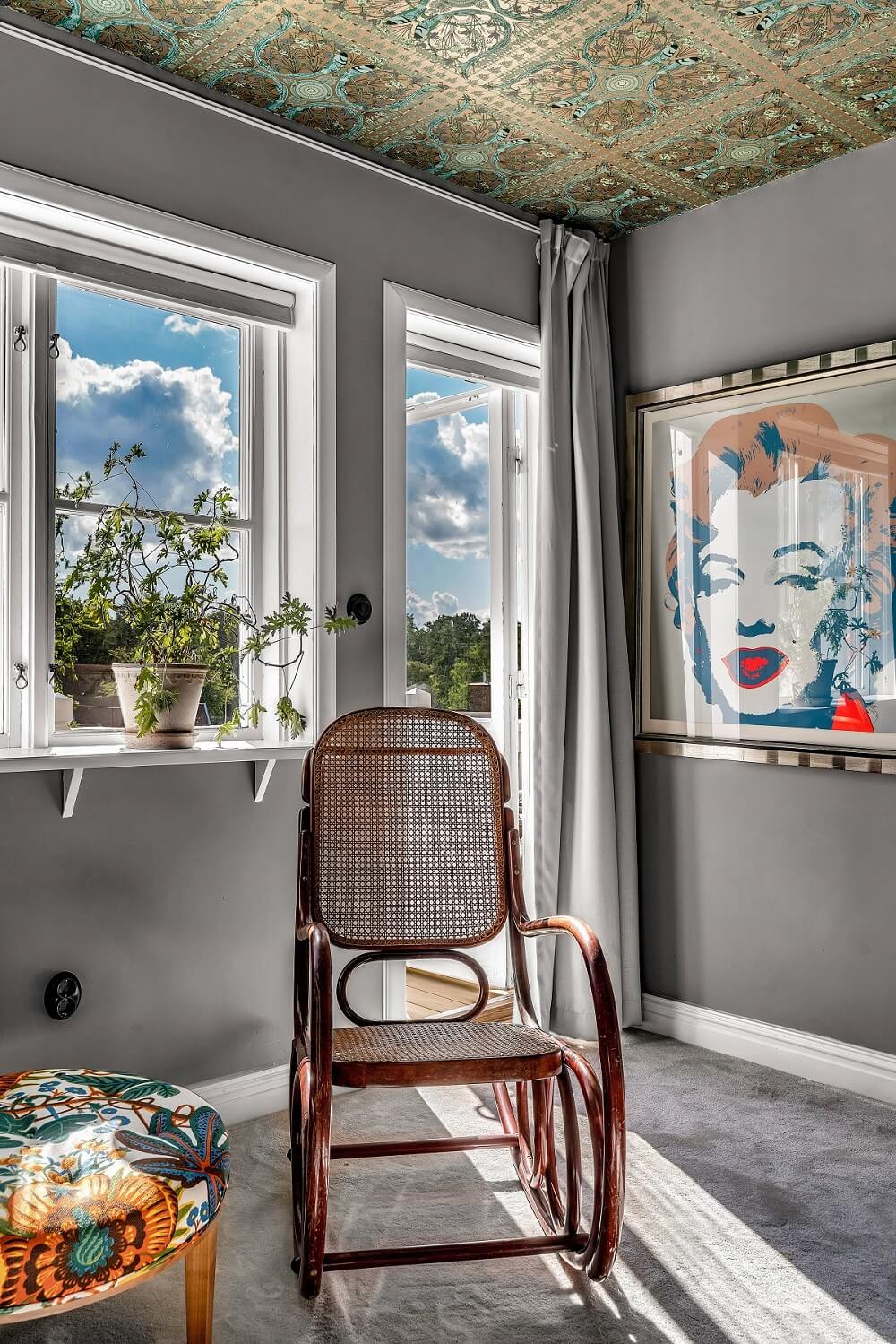 Bold Colors in a 1920s Villa in Sweden 14 gray-master-bedroom-green-ceiling-nordroom