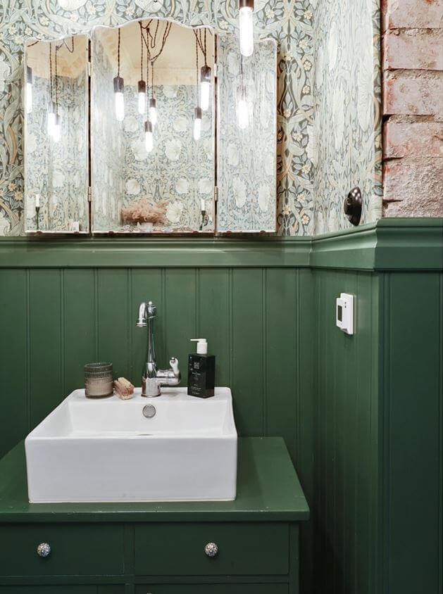 A Swedish 1930s Villa Decorated in Gray and Green Tones 21 green-vintage-style-powder-room-nordroom