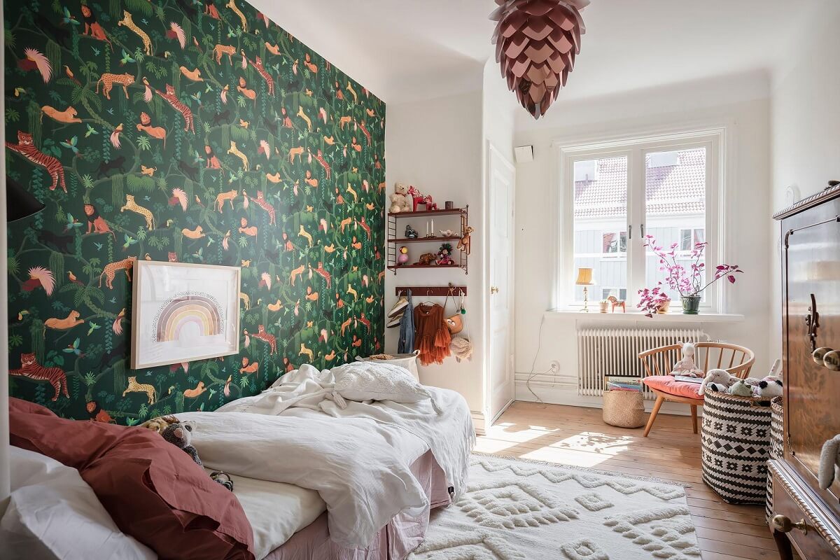 26 Children's Bedrooms Decorated with Animal Wallpaper 26 kids-bedroom-renn-designs-big-cats-wallpaper-nordroom