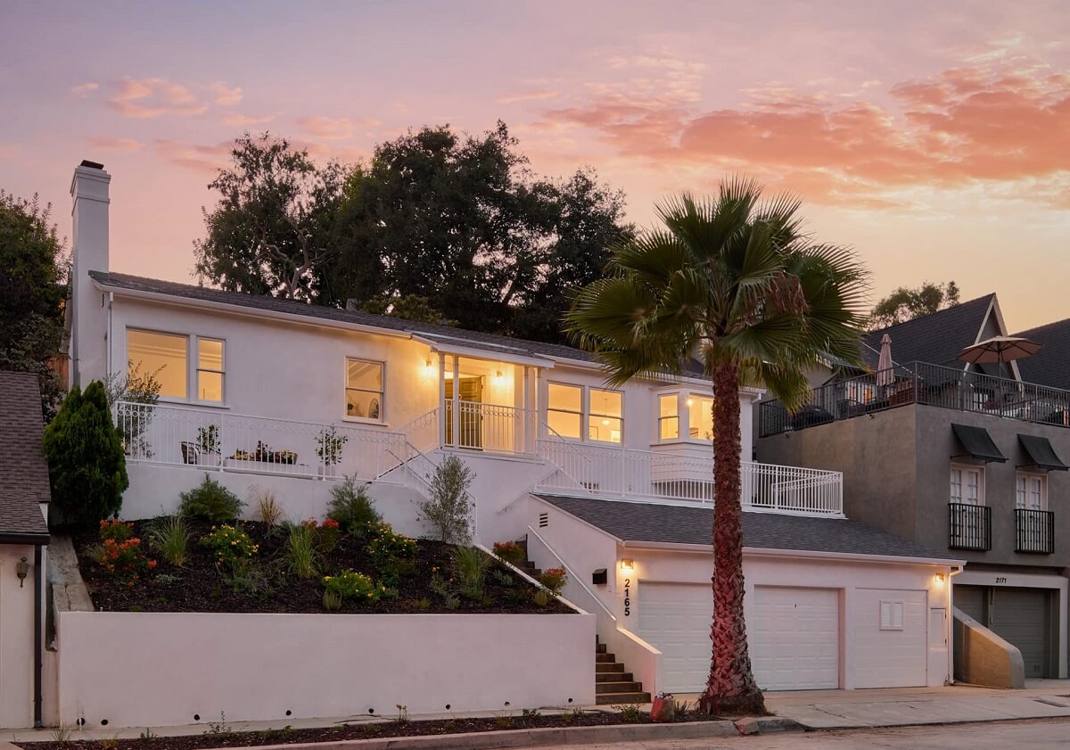 Warm Neutrals in a Lovely Home in Silver Lake, Los Angeles 32 night-view-los-angeles-home-nordroom