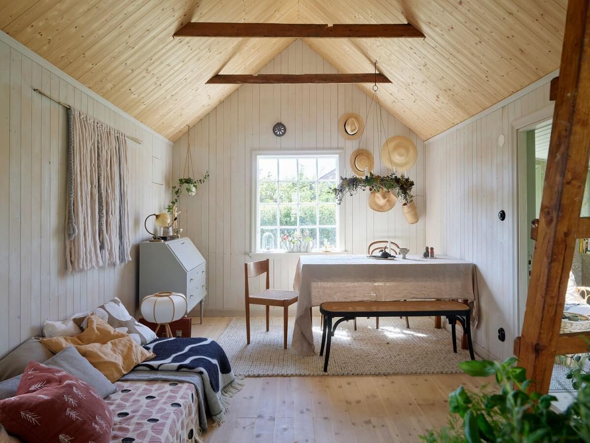A Cozy Renovated Cottage on a Swedish Allotment 6 renovated-cottage-swedish-allotment-nordroom
