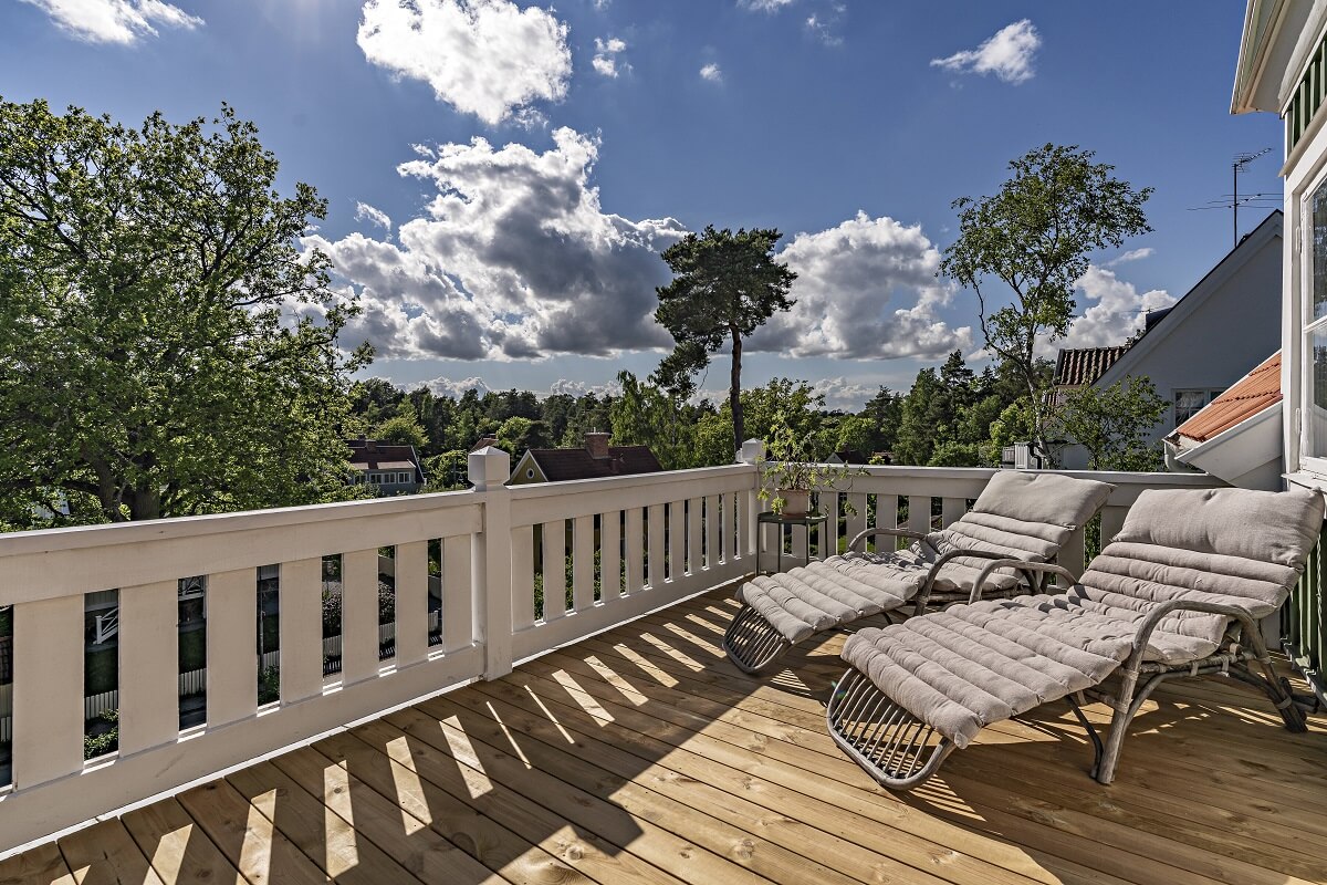 Bold Colors in a 1920s Villa in Sweden 16 roof-terrace-colorful-swedish-home-nordroom
