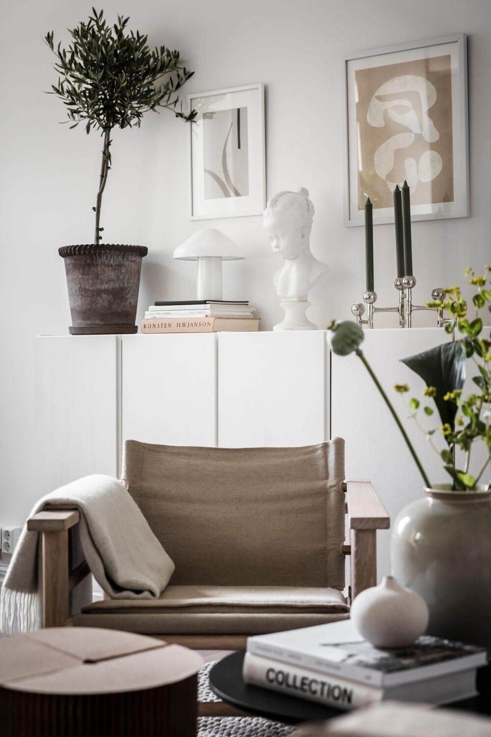 A Tiny and Stylish Nordic Apartment 7 scandinavian-design-living-room-nordroom