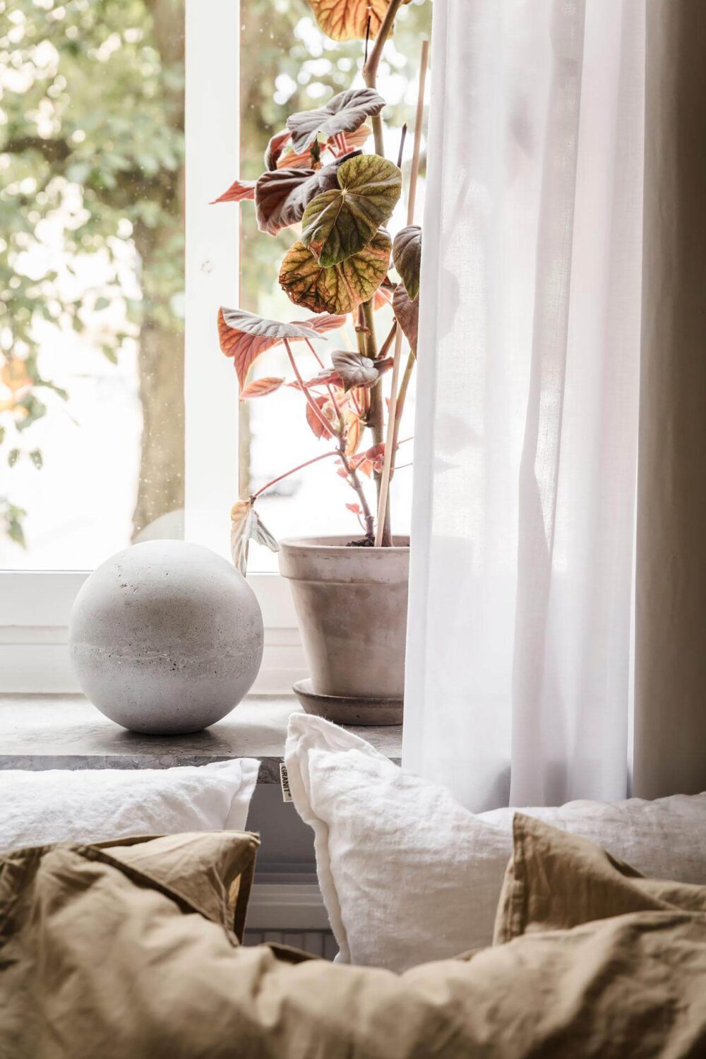 A Tiny and Stylish Nordic Apartment 19 small-bedroom-detail-nordroom