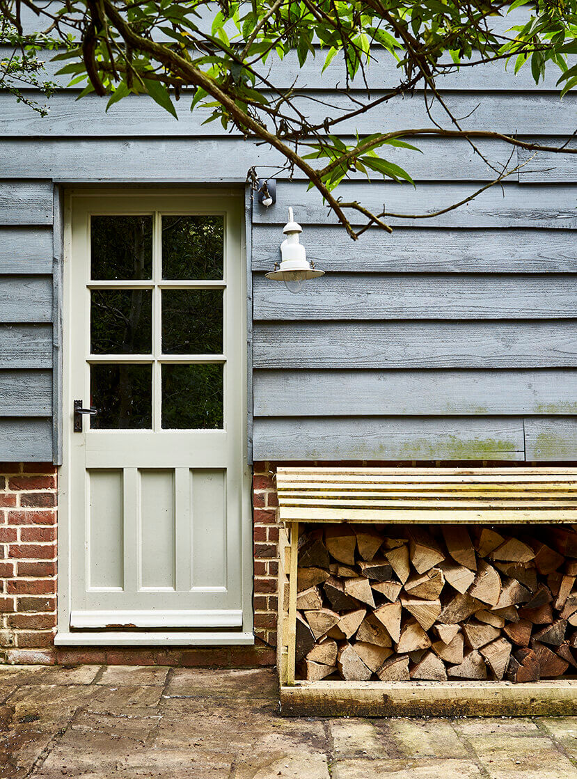 The Dairy House: A Serene Cottage in England 18 the-dairy-house-hampshire-back-door-peagreen-locations