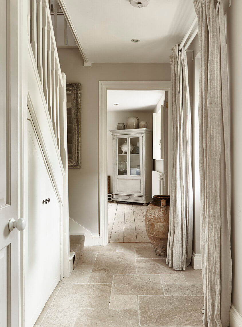 The Dairy House: A Serene Cottage in England 8 the-dairy-house-hampshire-hallway-peagreen-locations