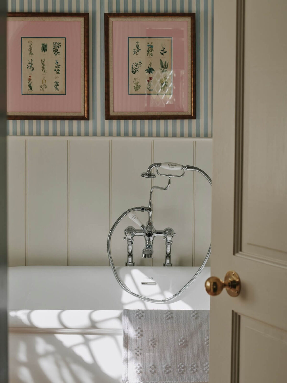 A Magical Pink Cottage in the English Countryside 13 bathroom-striped-wallpaper-english-cottage-nordroom