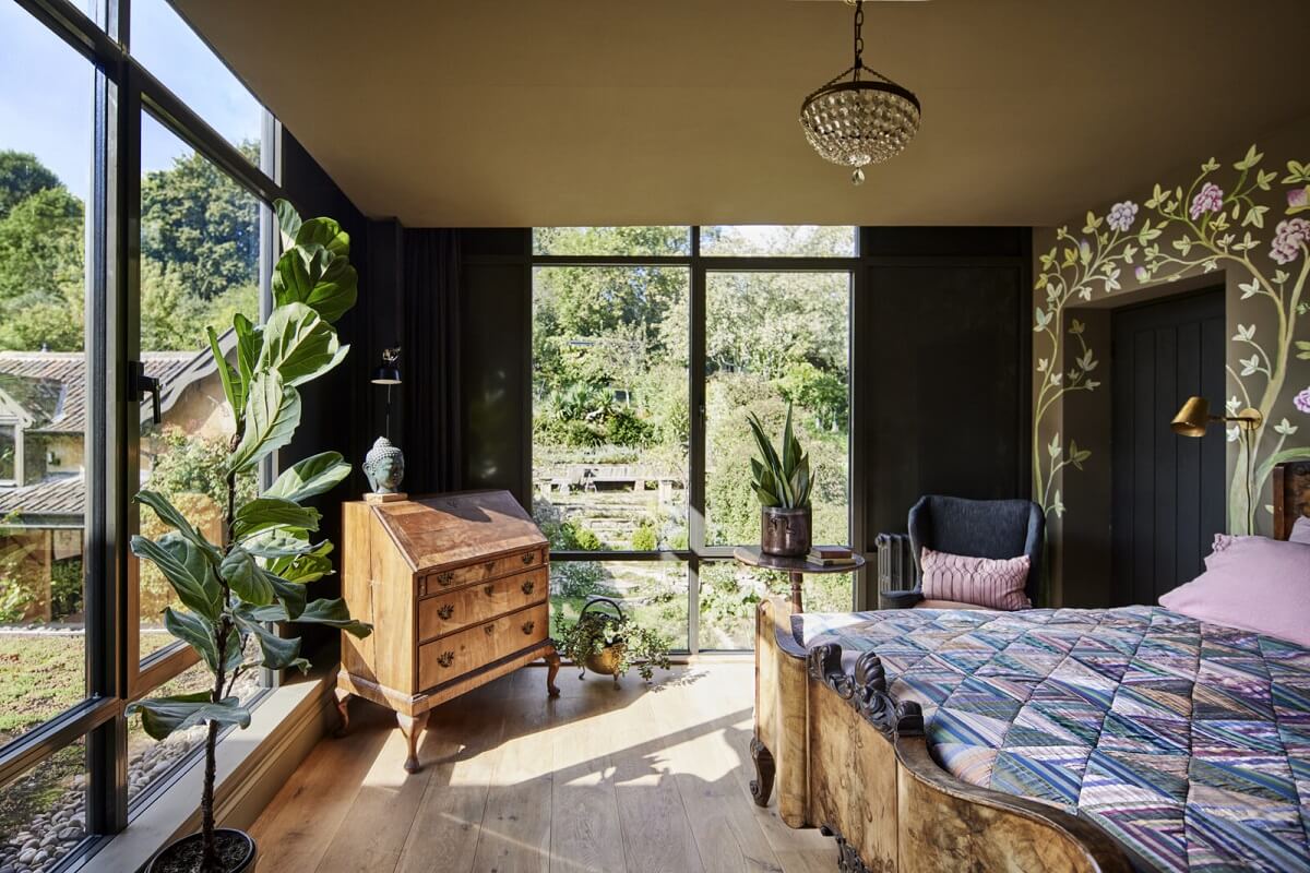 A Spectacular Victorian Villa with Contemporary Extension in Bath 17 bedroom-contemporary-architecture-antique-furnishings-kaffe-fassett-hand-stenciled-paintings-nordroom