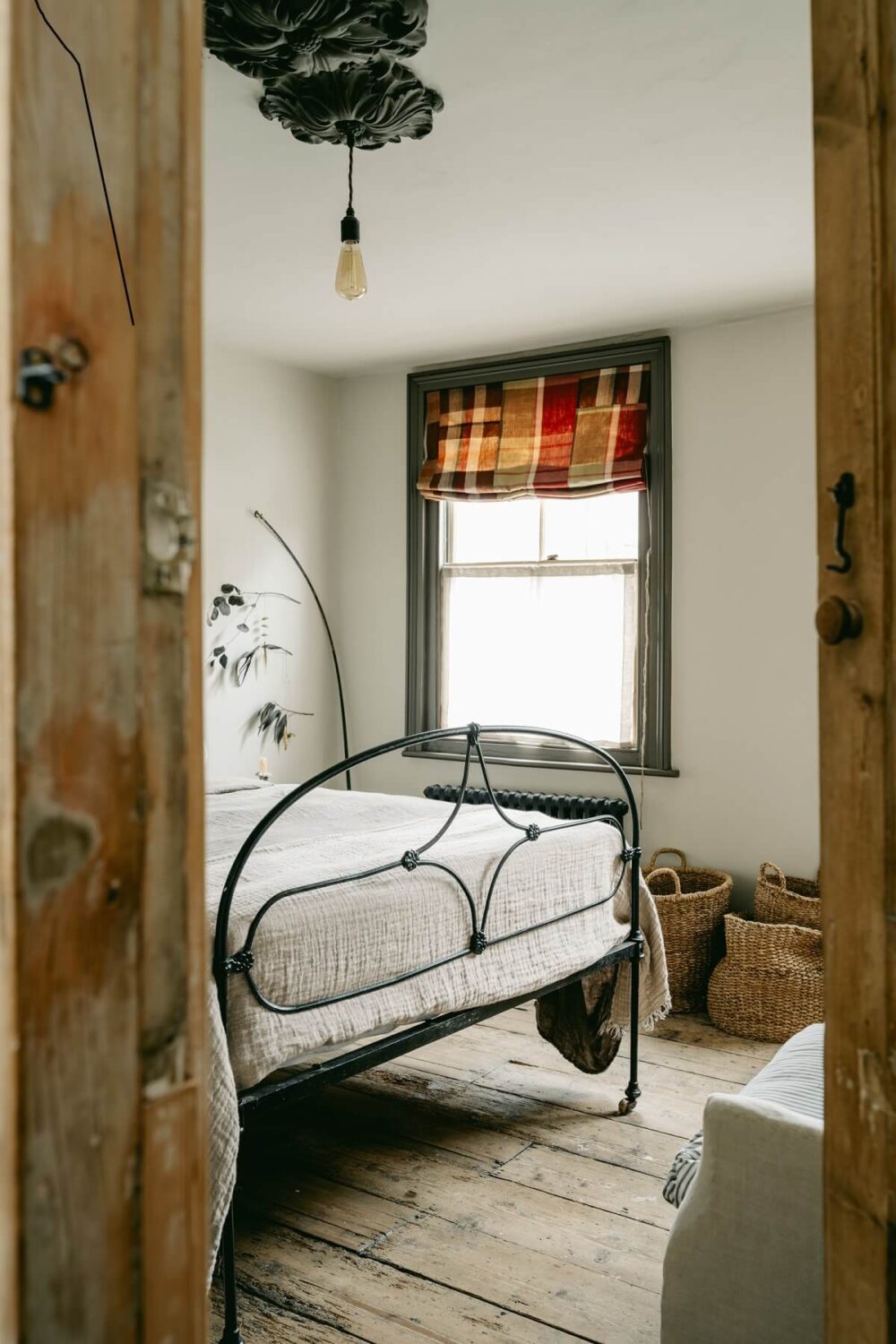 Original Features in a Regency Cottage in London 15 bedroom-rustic-wooden-floorboards-nordroom