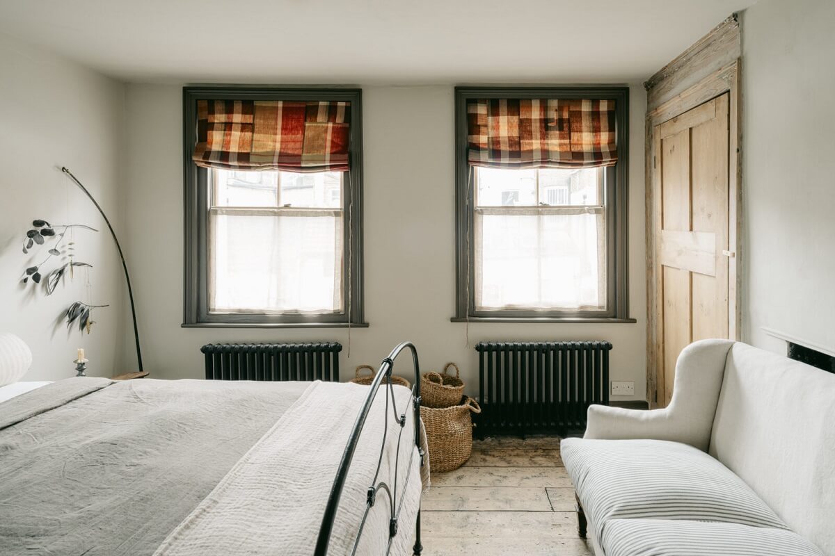 Original Features in a Regency Cottage in London 13 bedroom-wooden-floor-sash-windows-nordroom
