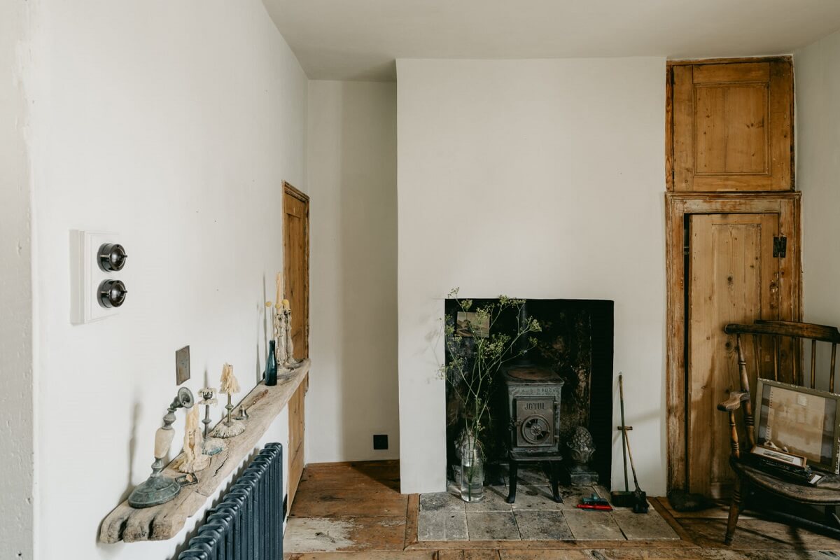Original Features in a Regency Cottage in London 7 dining-room-fireplace-wooden-floorboards-nordroom