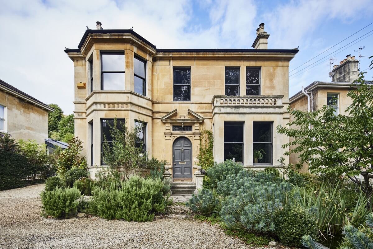 A Spectacular Victorian Villa with Contemporary Extension in Bath 29 double-fronted-victorian-villa-bath-exteriors-nordroom