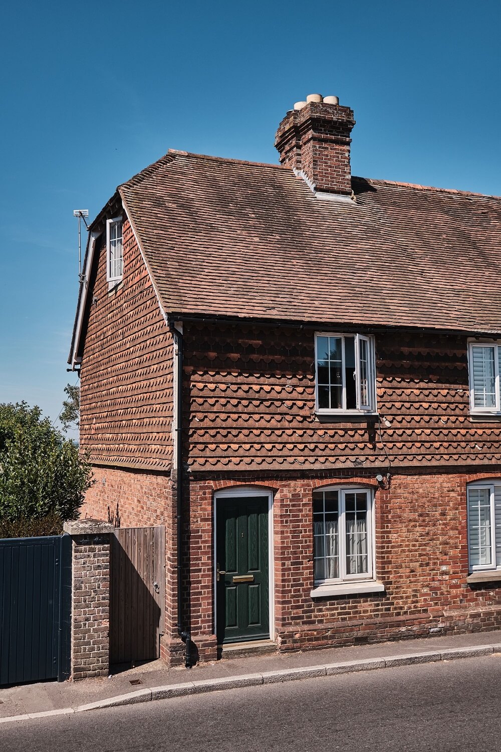 Bold Colors in a Charming English Cottage 24 english-cottage-kent-exterior-facade-nordroom
