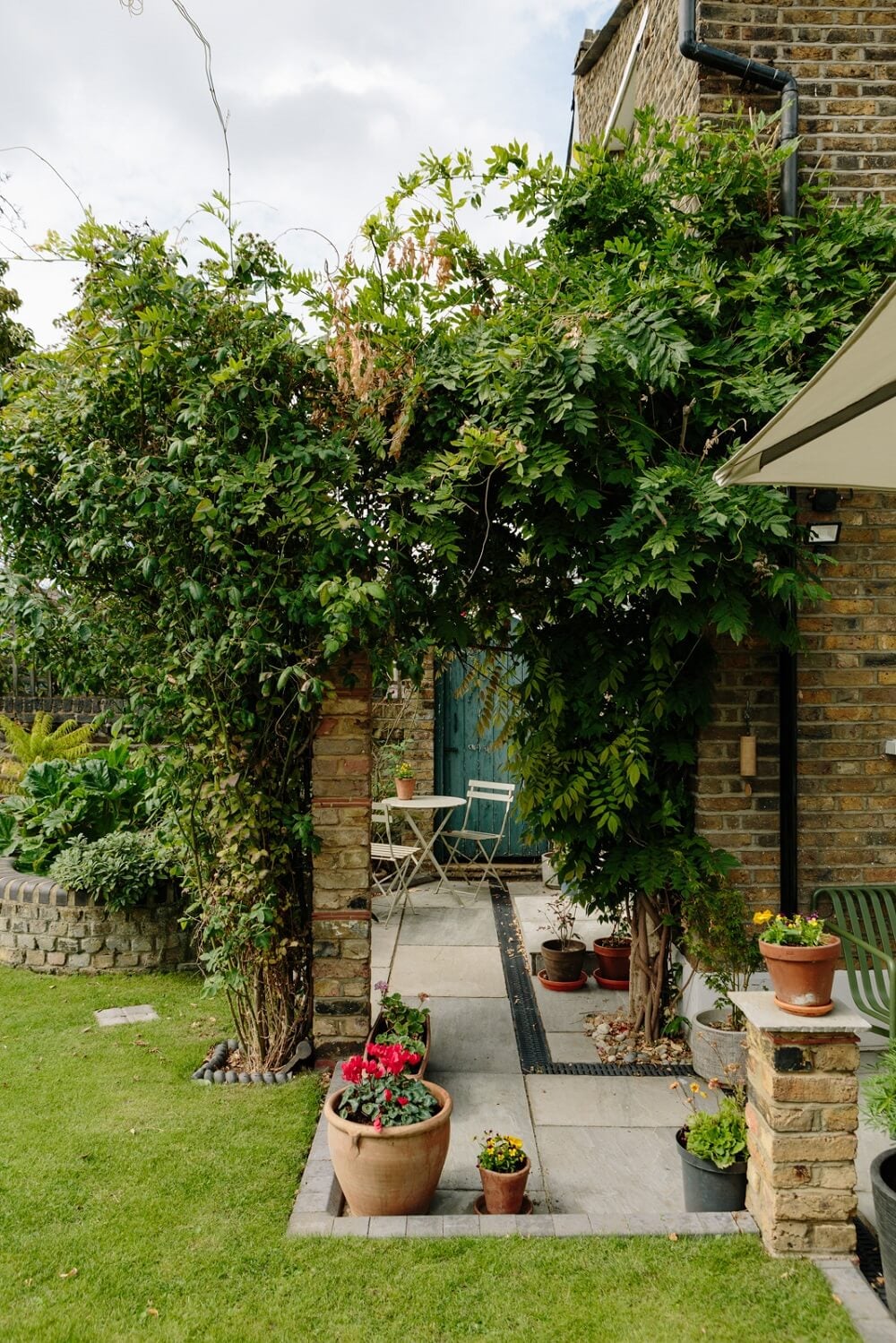 A London Home with a Cheerful Green Sitting Room 22 garden-victorian-home-london-nordroom