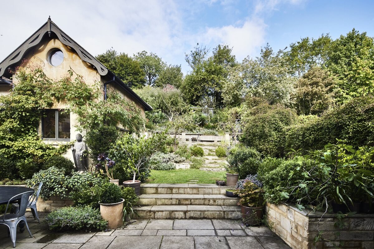 A Spectacular Victorian Villa with Contemporary Extension in Bath 26 garden-victorian-villa-england-nordroom