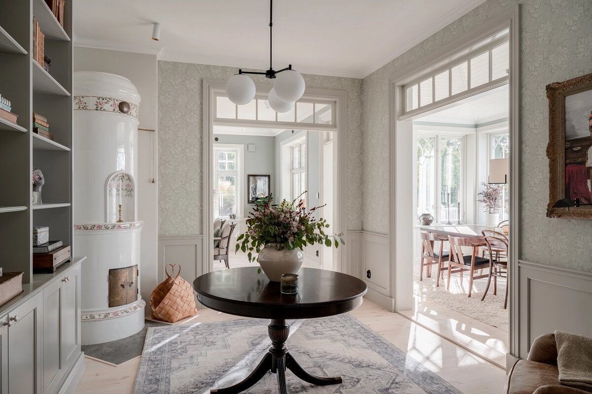 A Luxurious Archipelago Villa in Sweden 5 hallway-foyer-round-table-fireplace-luxurious-villa-nordroom