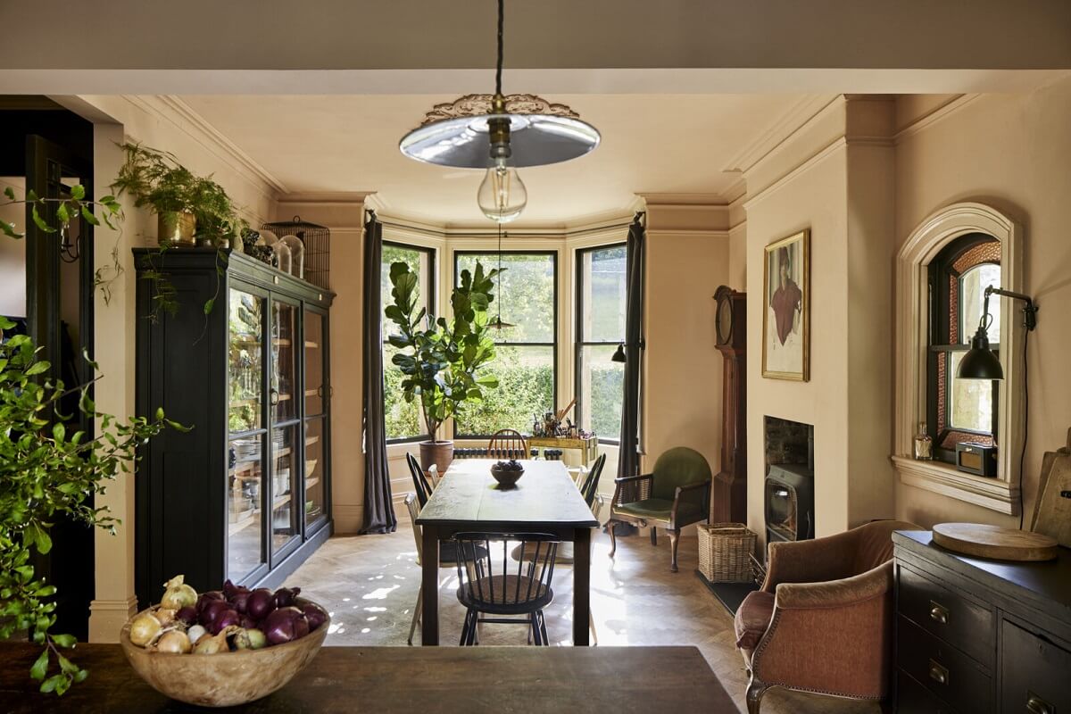 A Spectacular Victorian Villa with Contemporary Extension in Bath 5 kitchen-dining-room-edward-bulmer-clove-wall-paint-bay-window-nordroom
