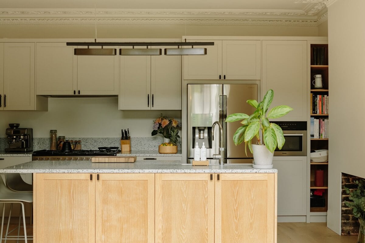 A London Home with a Cheerful Green Sitting Room 6 light-grey-nakedkitchens-cabinets-island-nordroom
