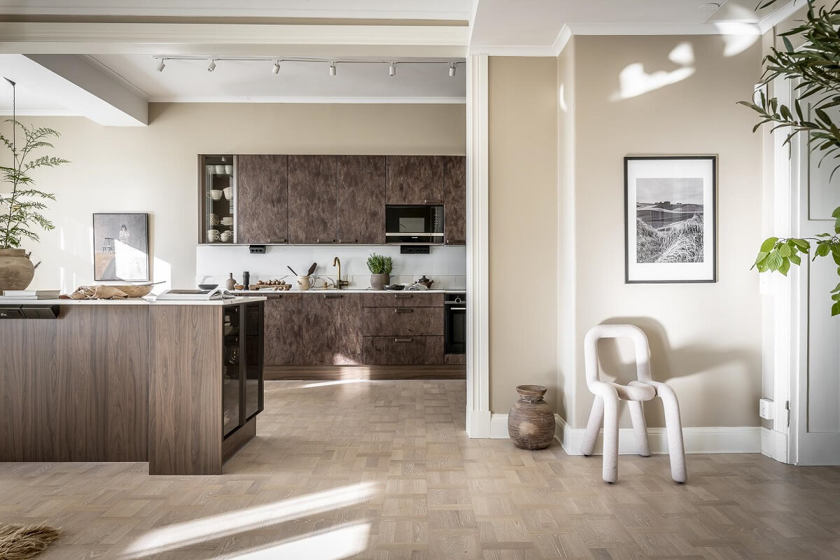 Magical Light in a Stylish Scandinavian Apartment 8 open-plan-kitchen-beige-walls-nordroom