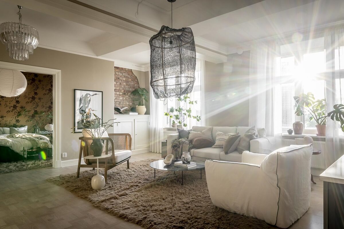 serene-light-filled-living-room-large-rug-nordroom