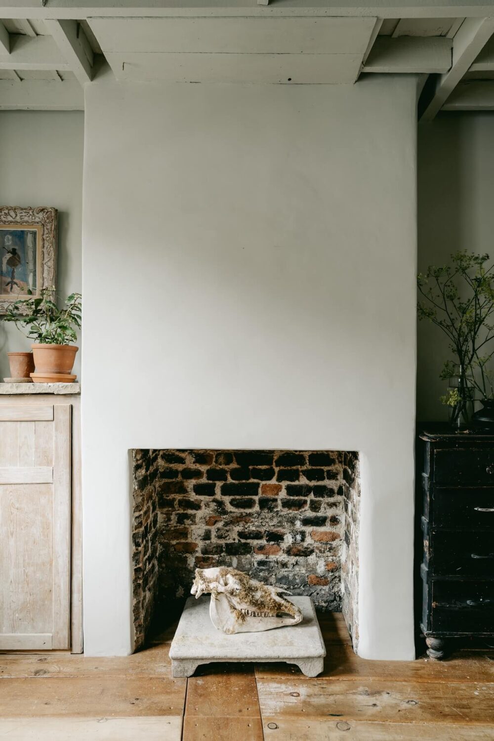 Original Features in a Regency Cottage in London 12 sitting-room-brick-fireplace-regency-townhouse-london-nordroom
