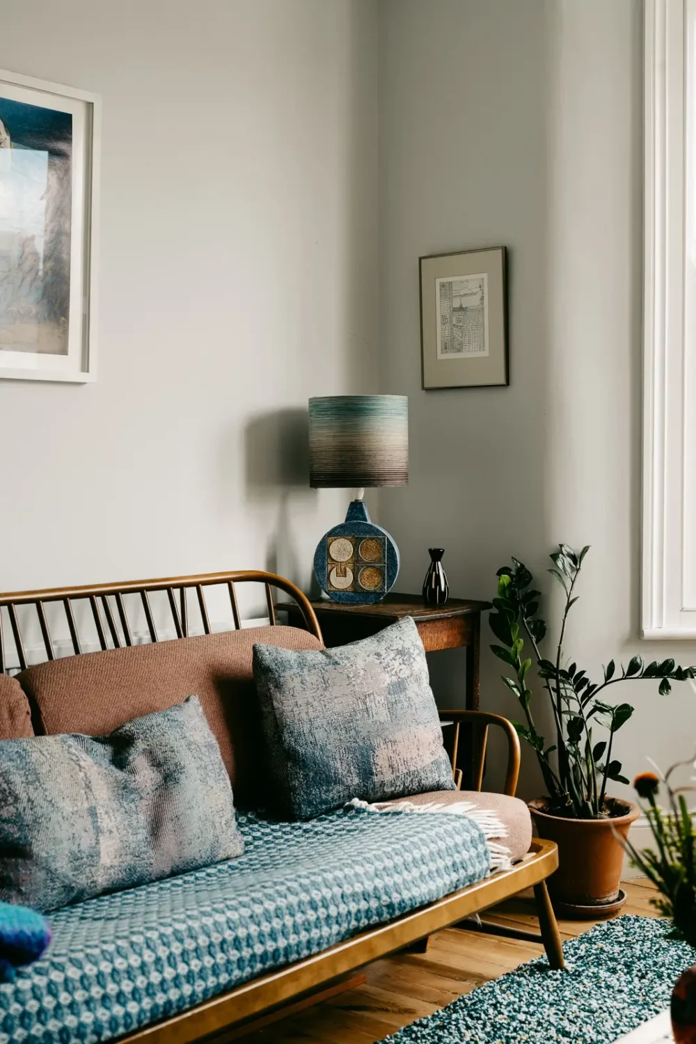 A London Home with Modern Extension and Color Accents 8 sitting-room-midcentury-sofa-light-gray-walls-nordroom