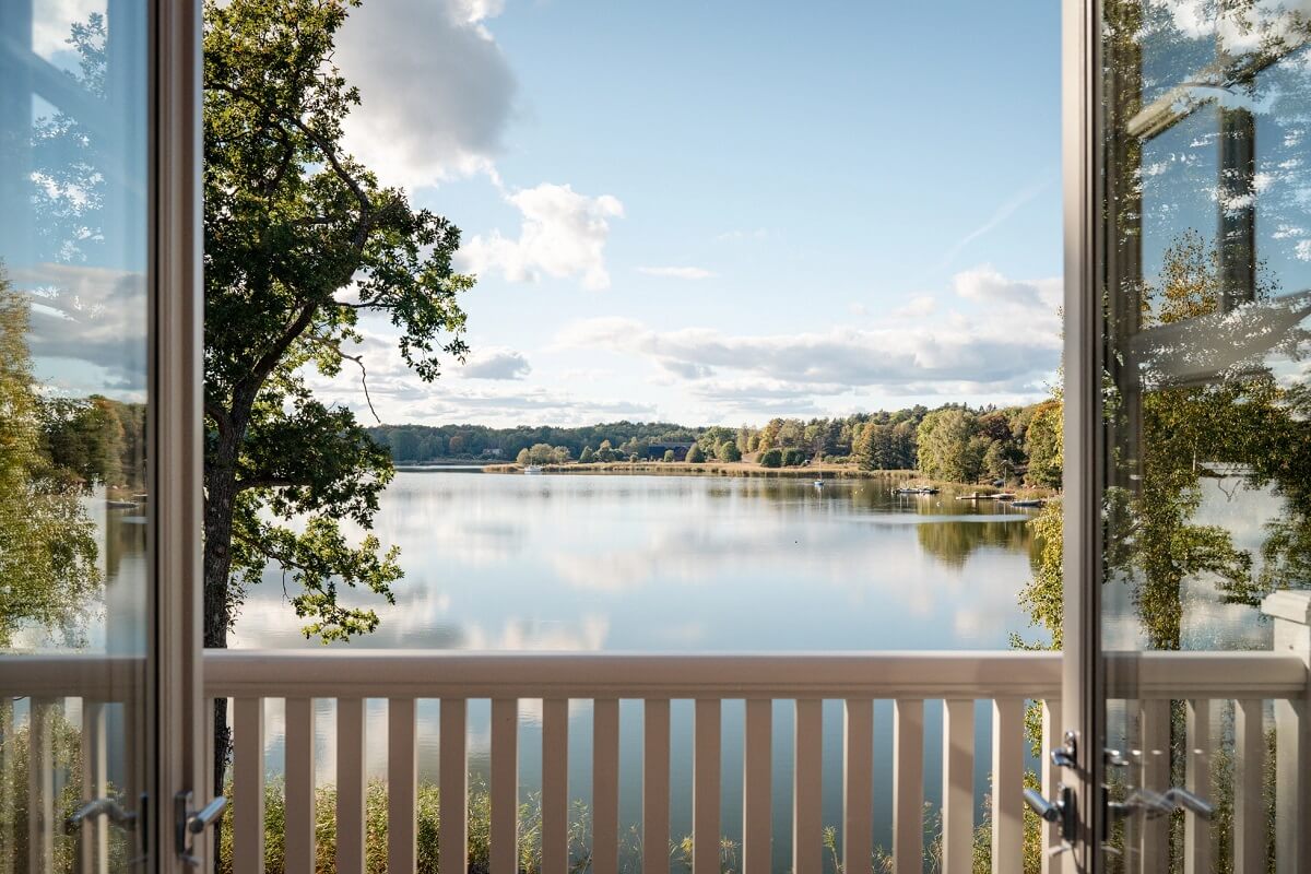 A Luxurious Archipelago Villa in Sweden 10 view-archipelago-sweden-balcony-nordroom
