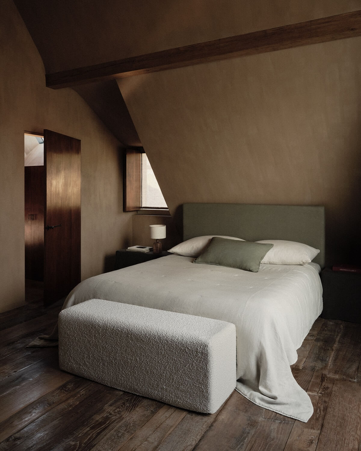 Zara Home Early Autumn Serene Home Style 11 zara-home-autumn-bedroom-slanted-ceiling-nordroom