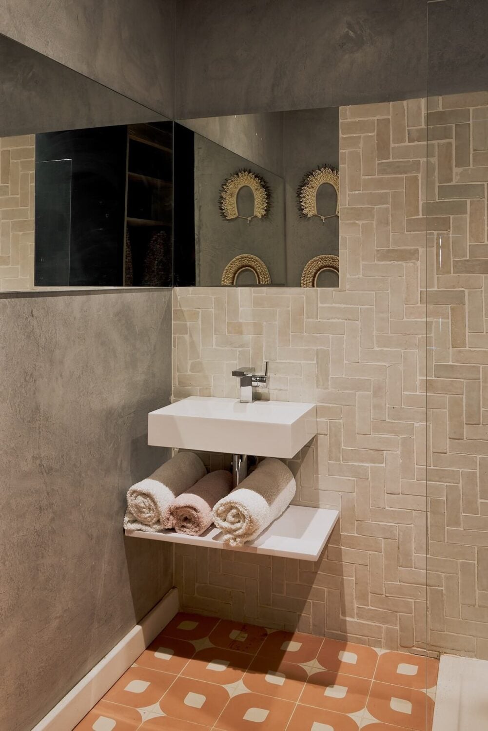A Beautiful London Apartment in an Italianate Style Villa 18 bathroom-gray-plaster-walls-terracotta-floor-tiles-nordroom