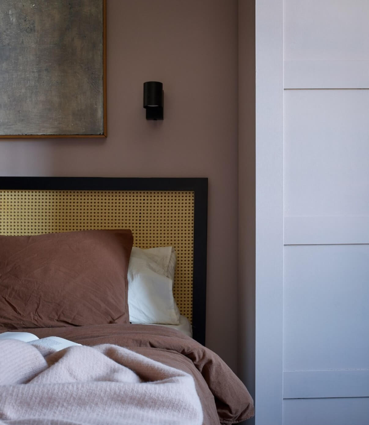 A Colorful Nordic Apartment with Dusty Pink Walls 13 bedroom-pink-wall-wardrobe-nordroom