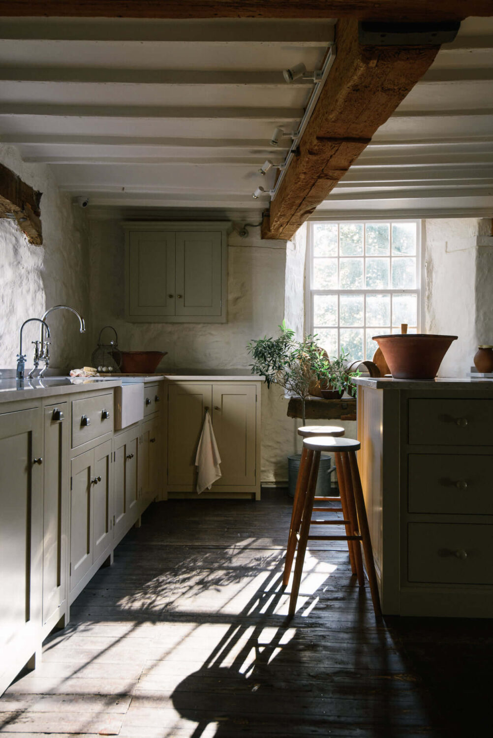 31 Practical Kitchen Flooring Ideas For Your Home 24 devol-kitchen-wooden-floor-nordroom
