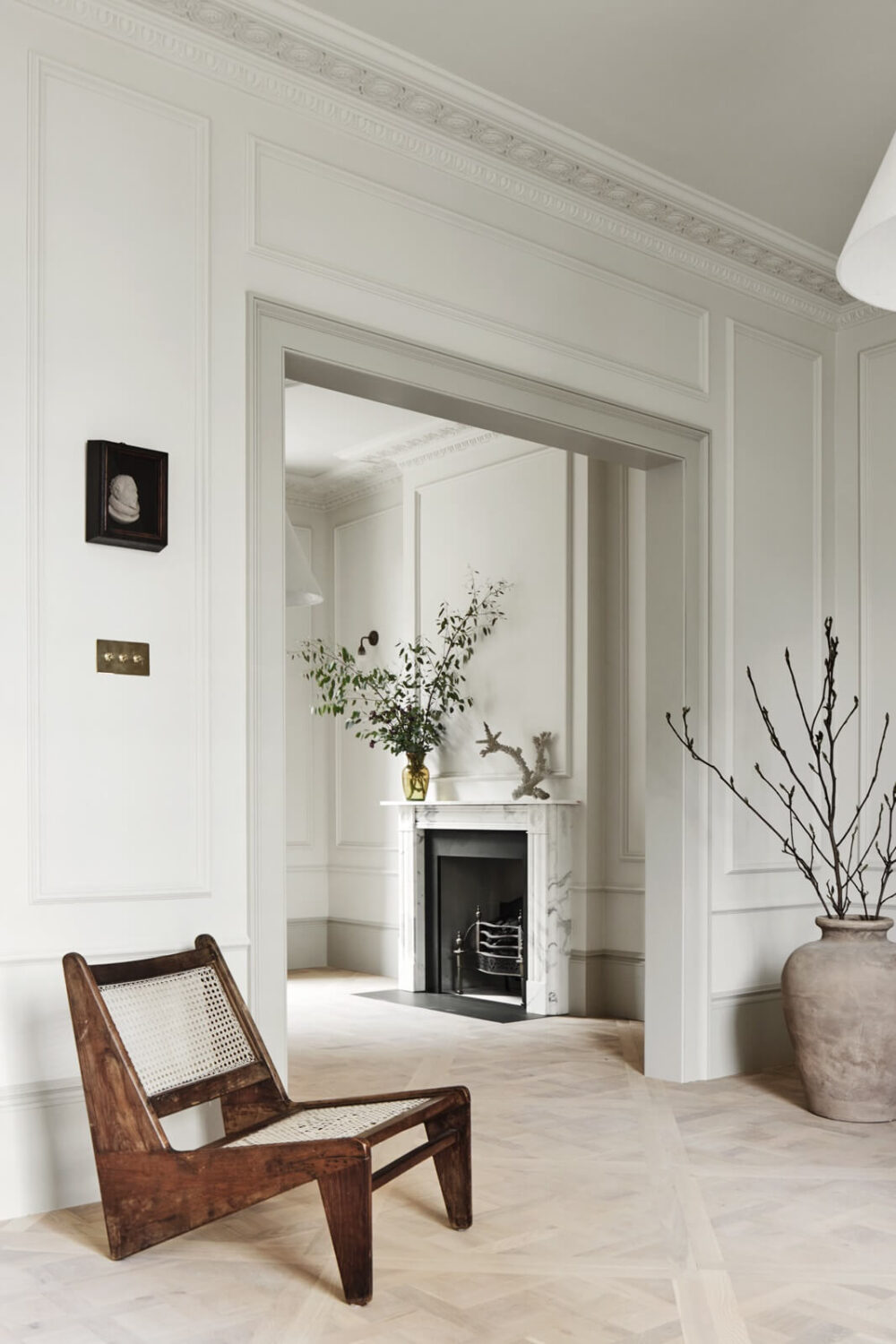 A Stylish Regency Townhouse in London 12 double-open-plan-living-room-detail-nordroom