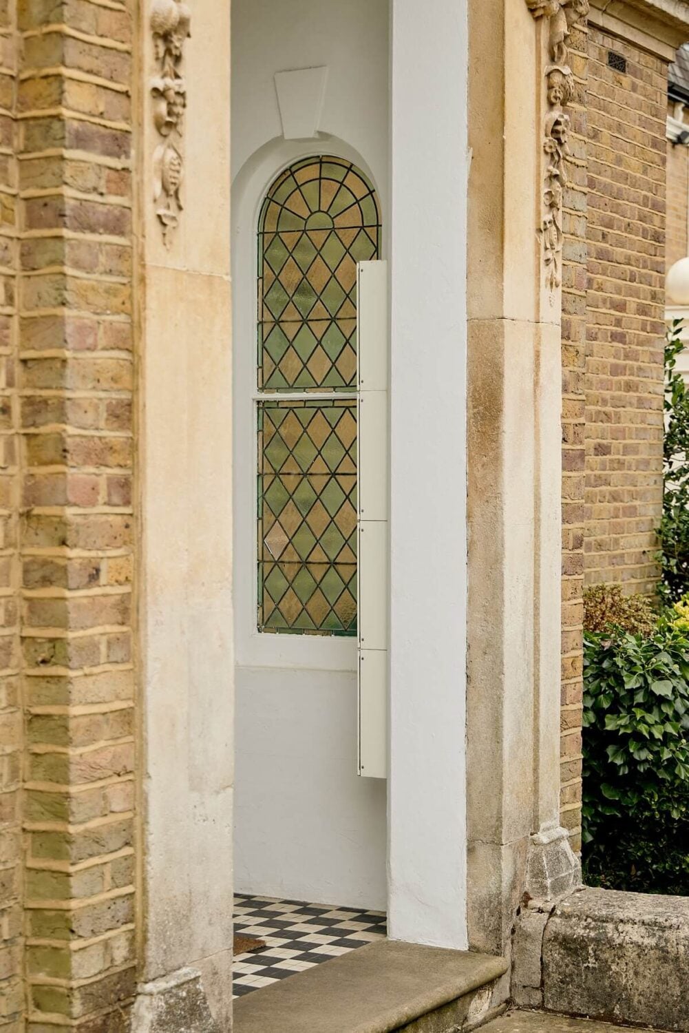 A Beautiful London Apartment in an Italianate Style Villa 20 entrance-italianate-villa-london-nordroom
