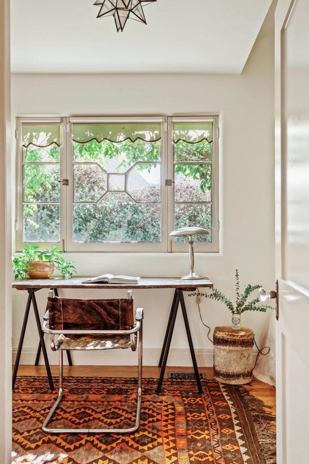 A Bright Spanish-Style Villa in Los Angeles 19 guest-room-home-office-rug-nordroom