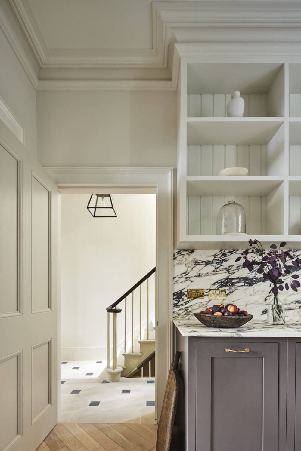 A Stylish Regency Townhouse in London 4 kitchen-detail-open-cabinets-plain-english-design-nordroom