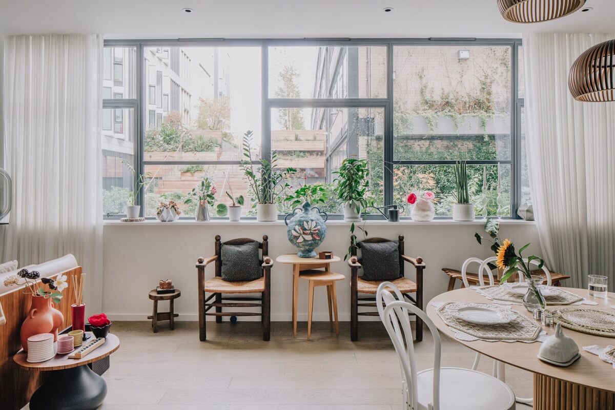 A Modern Apartment in a Former Warehouse in London 4 large-windows-open-plan-living-space-nordroom