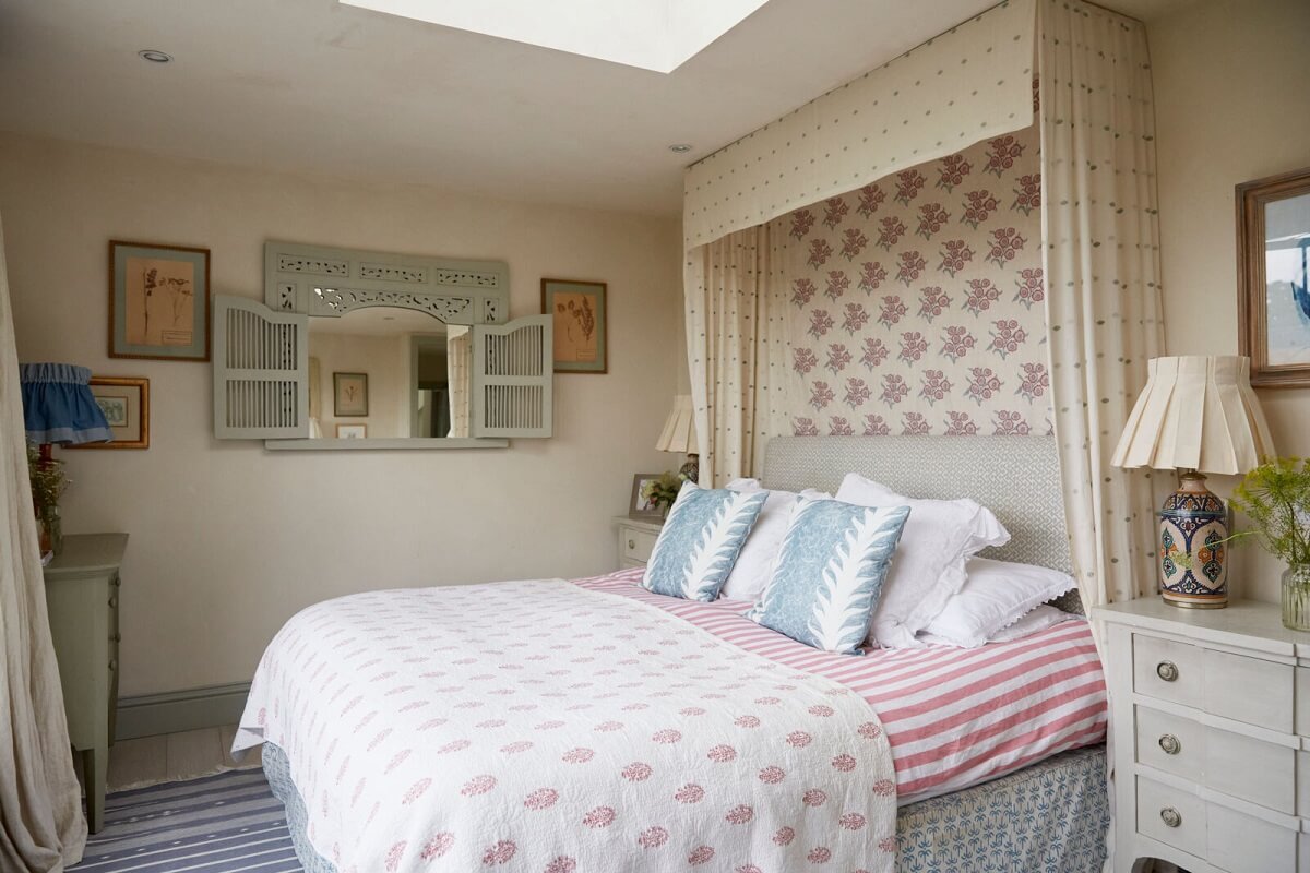 A Colorful Eclectic House Designed by Alice Palmer 15 light-bedroom-skylight-patterns-alice-palmer-nordroom
