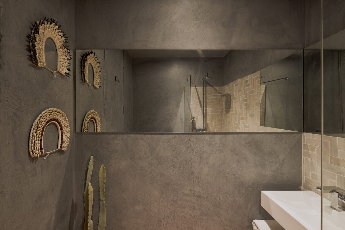 A Beautiful London Apartment in an Italianate Style Villa 19 plaster-gray-walls-bathroom-nordroom