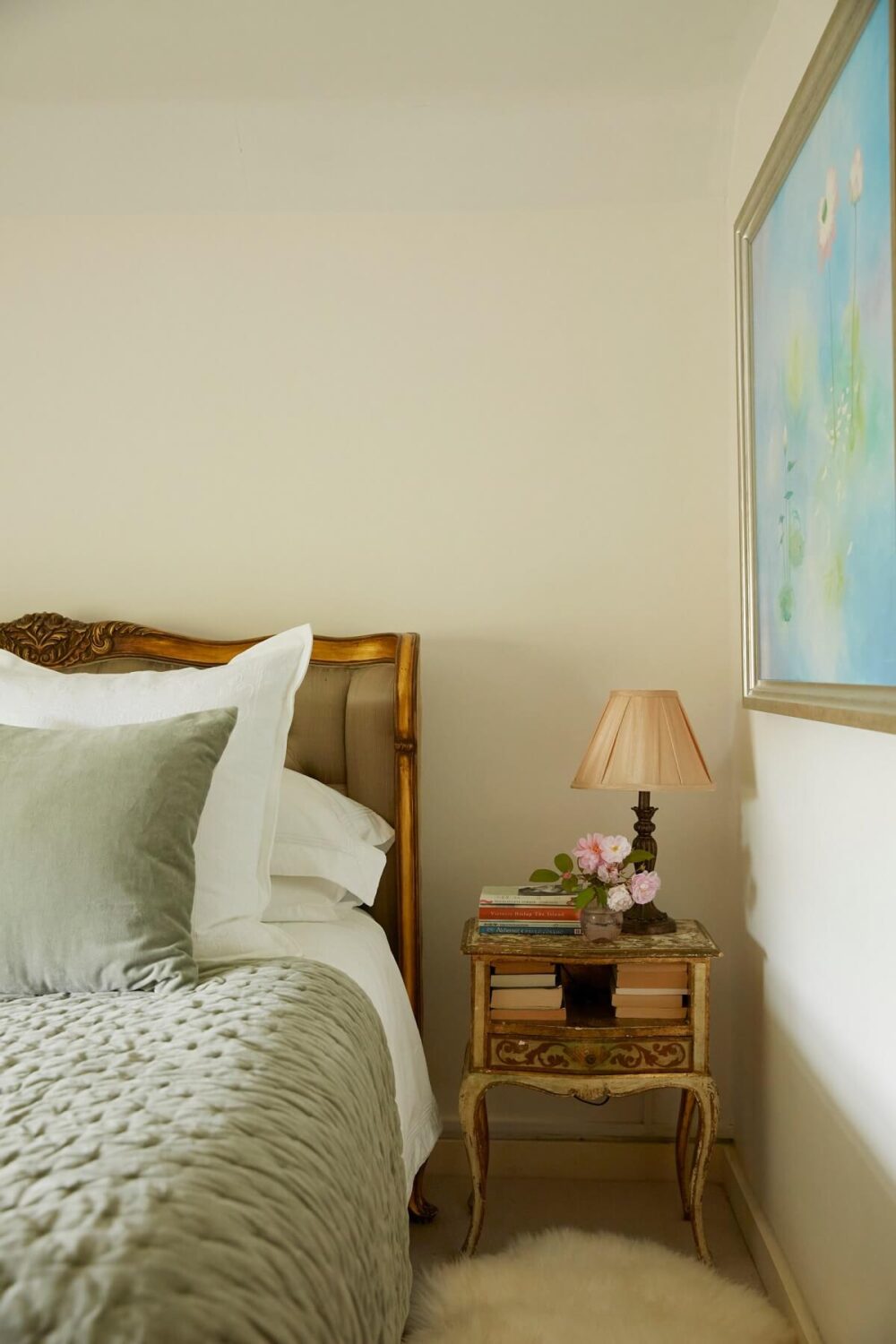 A Charming Arts and Crafts Cottage in the English Countryside 14 antique-bedframe-english-cottage-nordroom