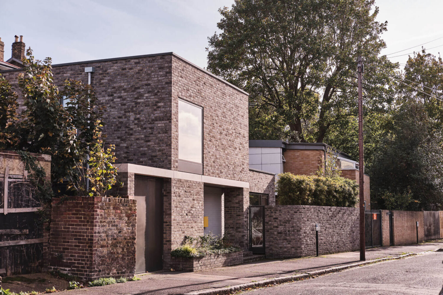 A Modern Award Winning House in London 25 exterior-modern-london-home-nordroom