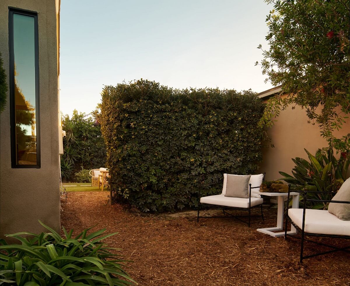 A Stylish Los Angeles Bungalow Renovated by a Designer 22 garden-seating-area-nordroom