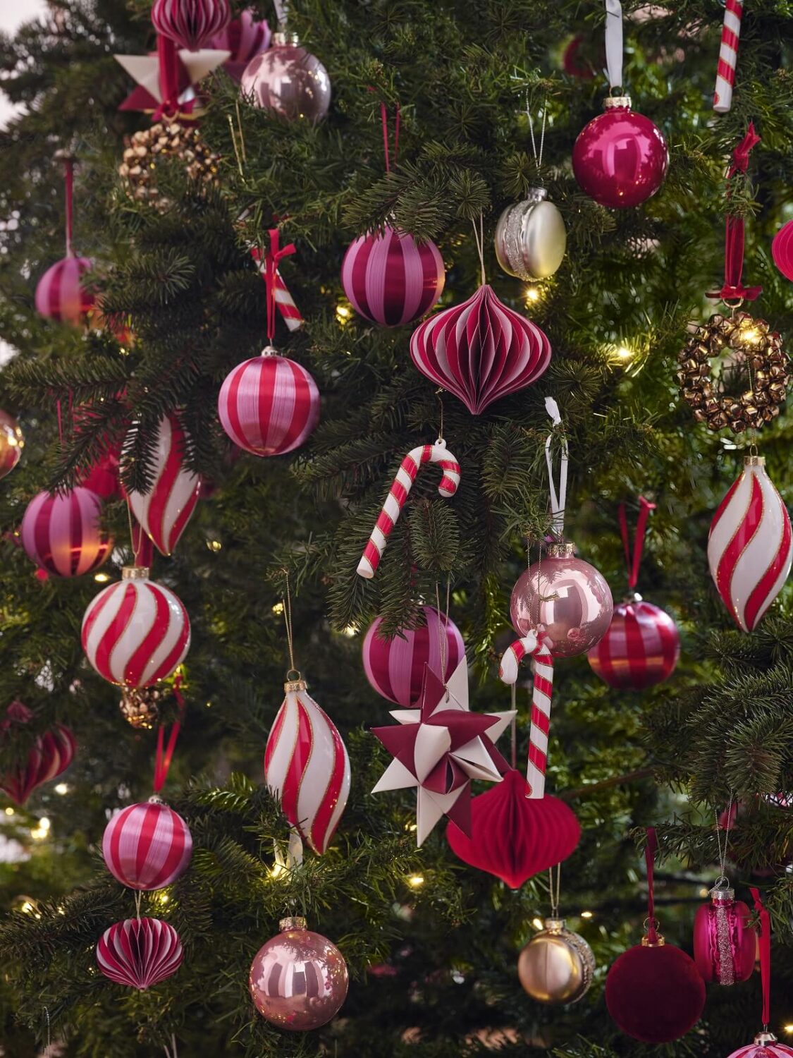 H&M Home Christmas 2022: Let's Play Magic 3 hm-christmas-collection-2022-pink-tree-ornaments-nordroom