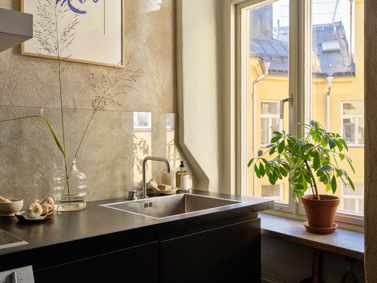 A Nordic Maisonette That Makes The Most Of Its Awkward Nooks 8 kitchen-black-cabinets-nordroom
