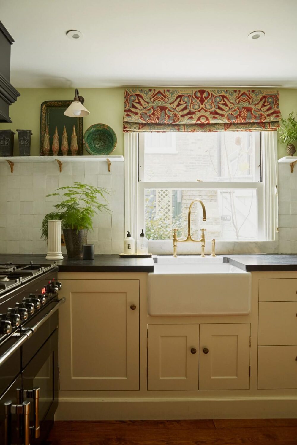 A Charming Antique Apartment in London with a Garden 10 kitchen-butler-sink-curtain-shelf-nordroom