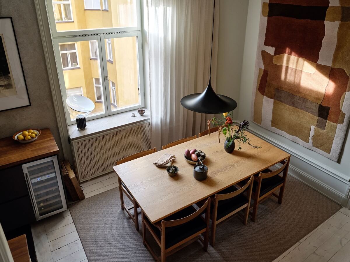 A Nordic Maisonette That Makes The Most Of Its Awkward Nooks 12 kitchen-dining-room-large-wall-art-nordroom