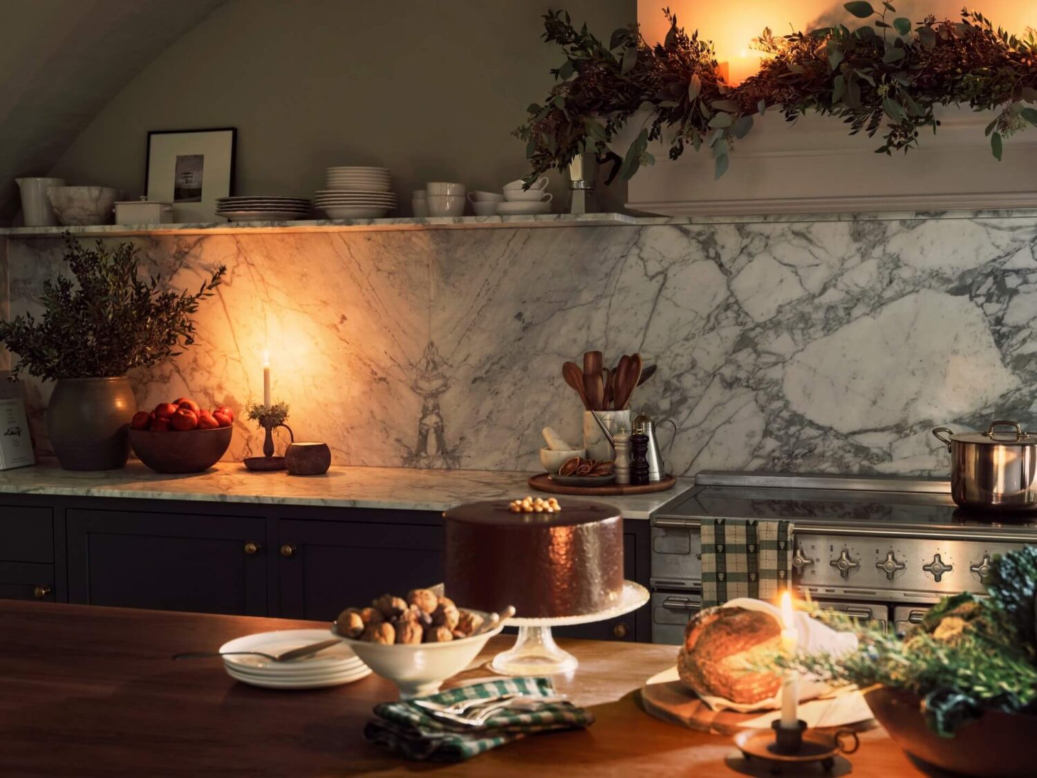 Zara Home Christmas 2022: An Elegant Holiday Season 6 kitchen-marble-backsplash-christmas-decor-zara-home-nordroom