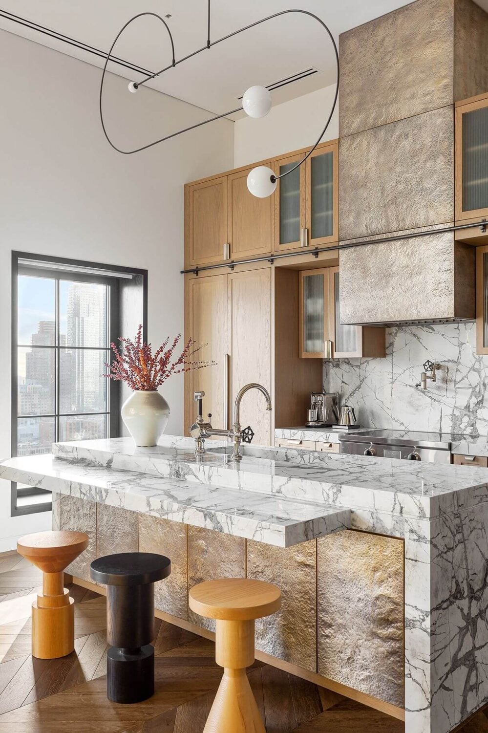 Trevor Noah Sells His Manhattan Penthouse with Roof Terrace 7 kitchen-marble-island-breakfast-bar-trevor-noah-nordroom