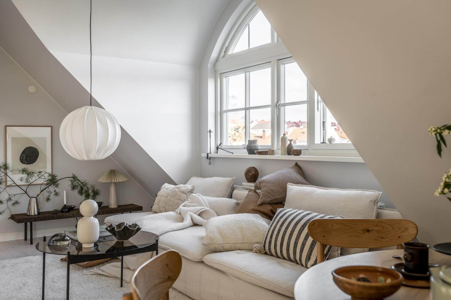 A Small Scandinavian Loft with Beautiful Natural Light 4 light-small-loft-seating-area-nordroom