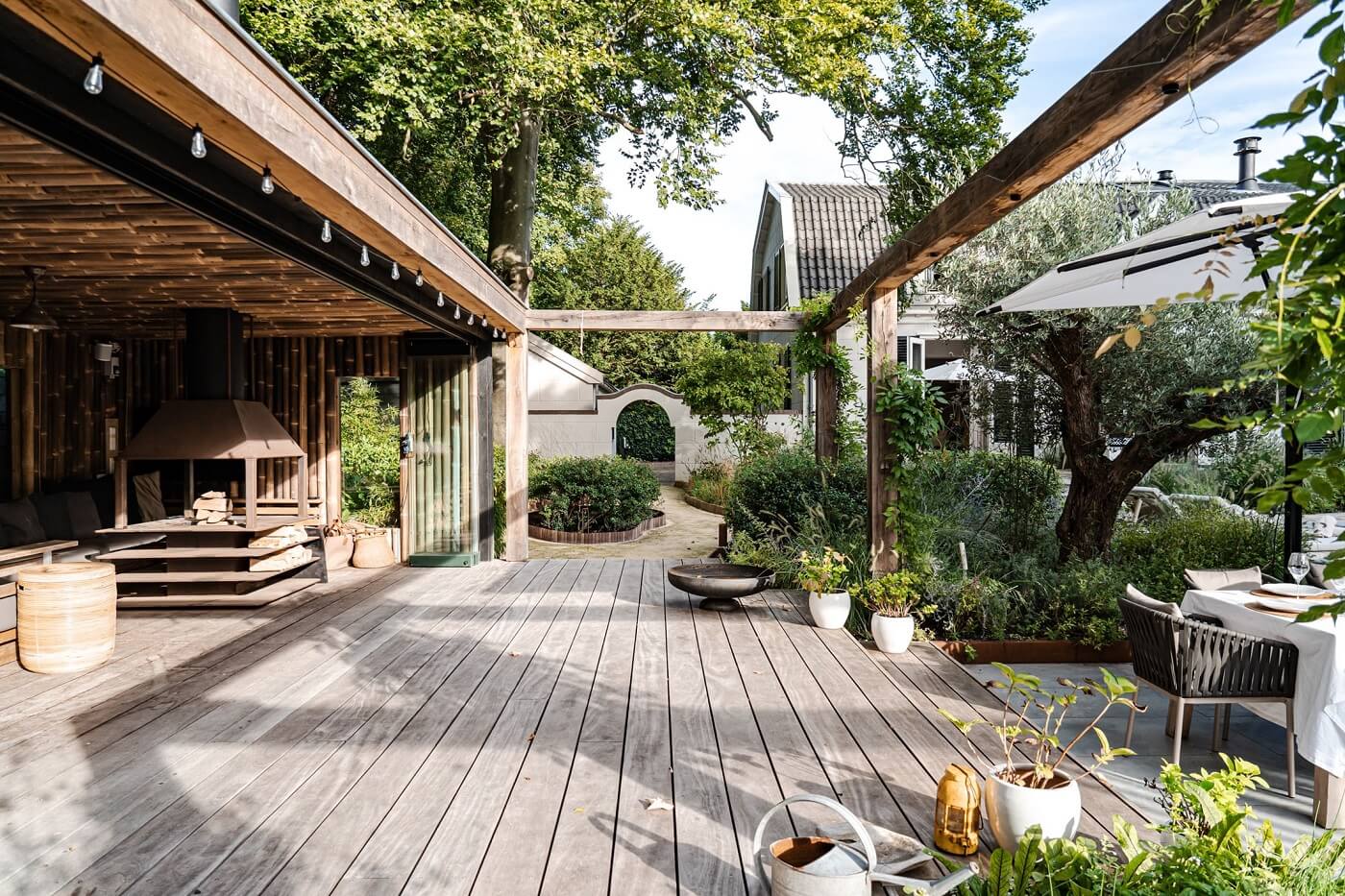 A Luxurious Dutch Villa in a Former Carriage House 28 lounge-space-outdoor-kitchen-dutch-villa-nordroom